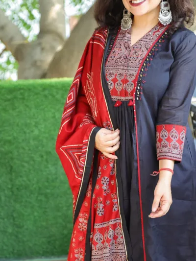 Ladies' Readymade Cotton Three Piece, Six Sizes 36 to 46
