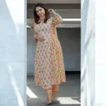 কারচুপি থ্রি পিস, গলায় এমব্রয়ডারি করা