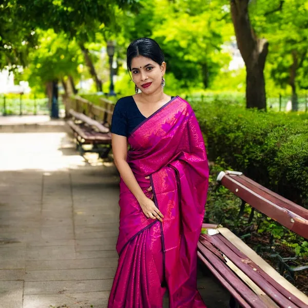 সিরাজগঞ্জের তাঁতে বোনা সিল্ক কাতান শাড়ি