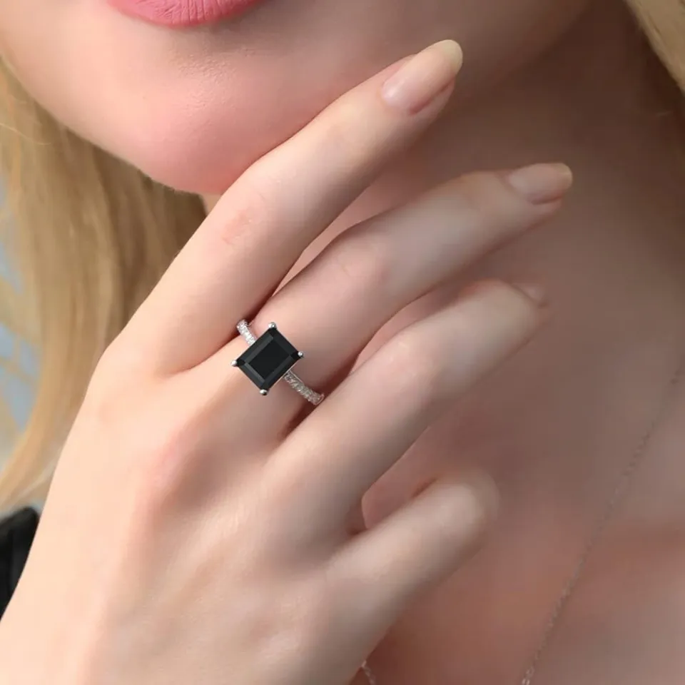 Chowtushkoni Dyuti Women's Ring