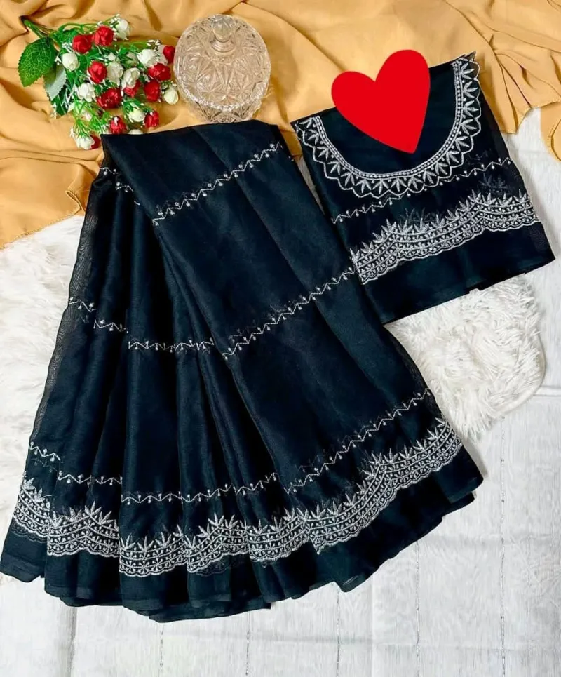 ম্যাচিং ব্লাউজসহ সফট জর্জেট এমব্রয়ডারি শাড়ি, 12 হাত
