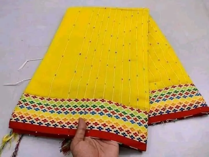 হাফ সিল্ক চুমকি ওয়ার্ক শাড়ি, 12 হাত, ব্লাউজ ছাড়া