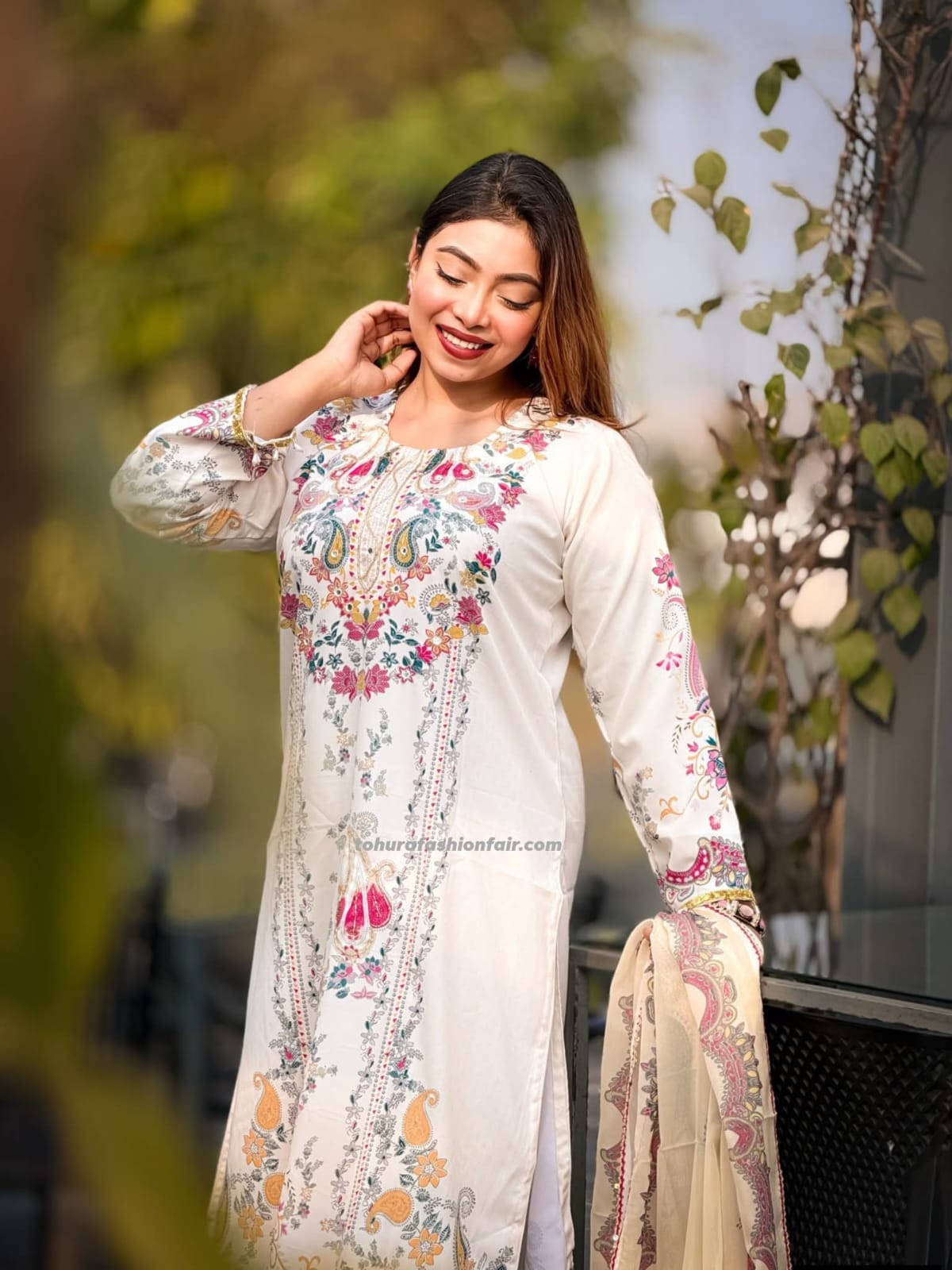 আড়ি ও ডলার ওয়ার্ক মাইক্রোস্টিচ থ্রি-পিস, 44 ইঞ্চি কামিজ