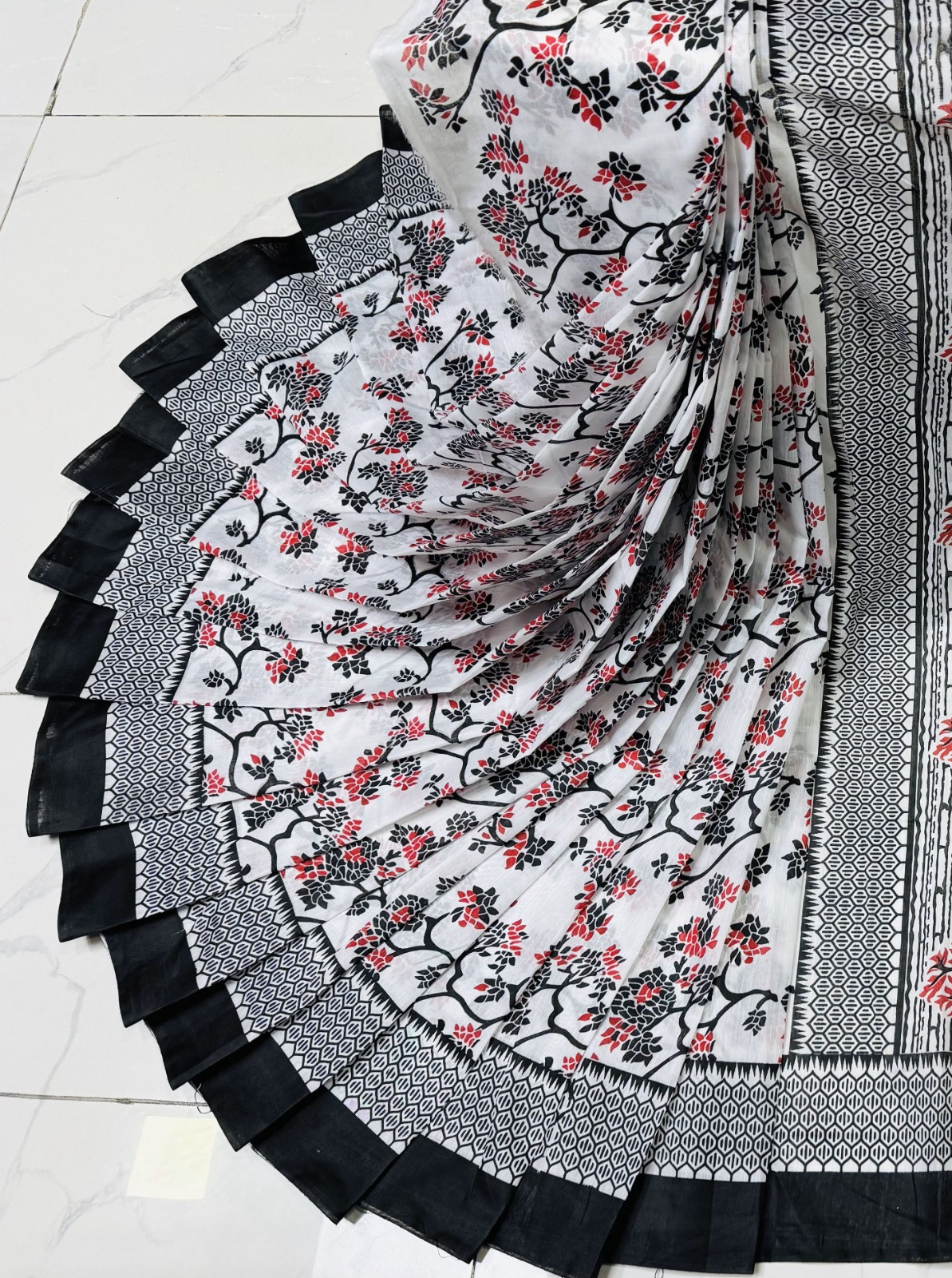 Half Silk Skin Print Saree, 12 Haath, No Blouse Piece