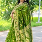 অলিভ গ্রিন ট্র্যাডিশনাল জামদানি কটন শাড়ি