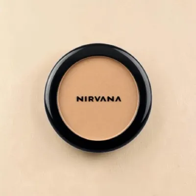 Nirvana ম্যাটিফাইং অ্যান্ড পোরলেস প্রেসড পাউডার - Light Beige