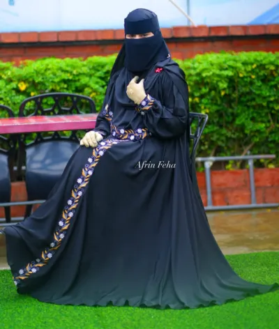 এমব্রয়ডারি Moriom বোরকা