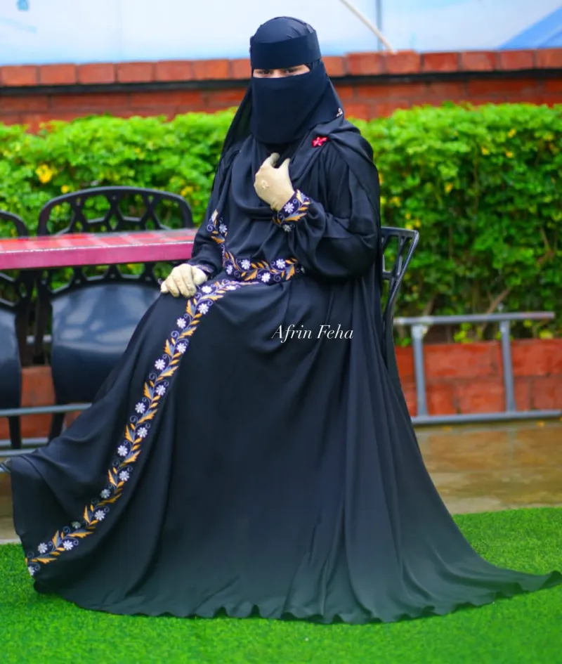এমব্রয়ডারি Moriom বোরকা