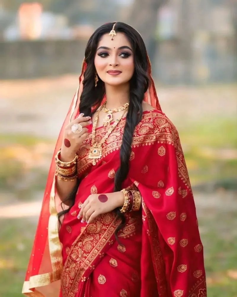 সিল্ক স্কিন প্রিন্ট শাড়ি, ম্যাচিং ব্লাউজ পিস, 6 রং