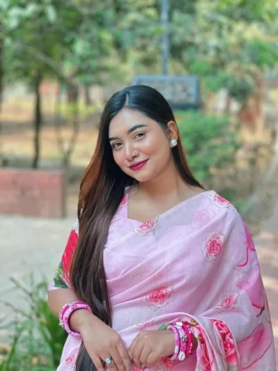 নরম কাপড়ের ফ্লোরাল ডিজিটাল প্রিন্ট শাড়ি, ব্লাউজ ছাড়া
