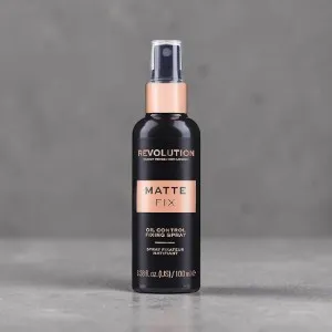 Makeup Revolution Matte Fix অয়েল কন্ট্রোল ফিক্সিং স্প্রে 100ml (নতুন প্যাকেজ)