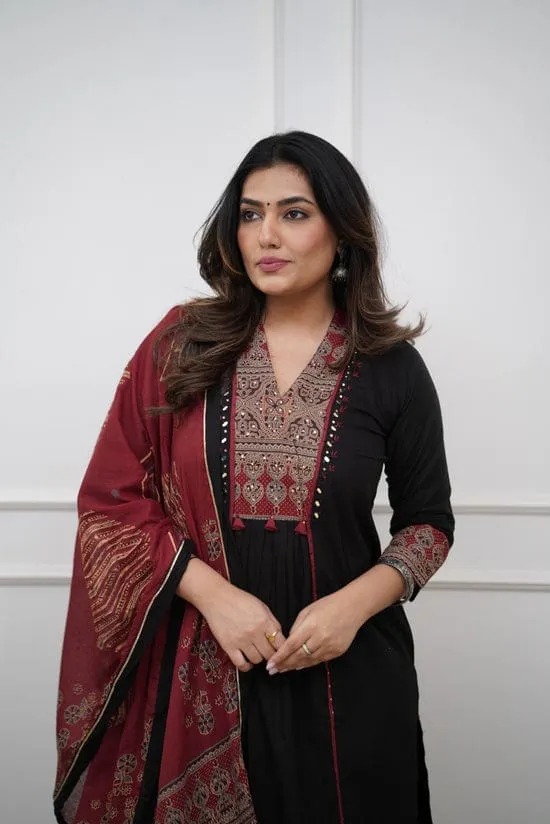 Ladies' Readymade Cotton Three Piece, Six Sizes 36 to 46
