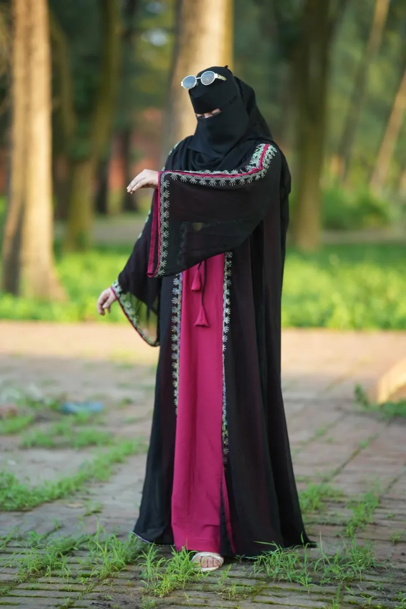 হিজাব ও বেল্টসহ Abaya E Ramisha বোরকা সেট