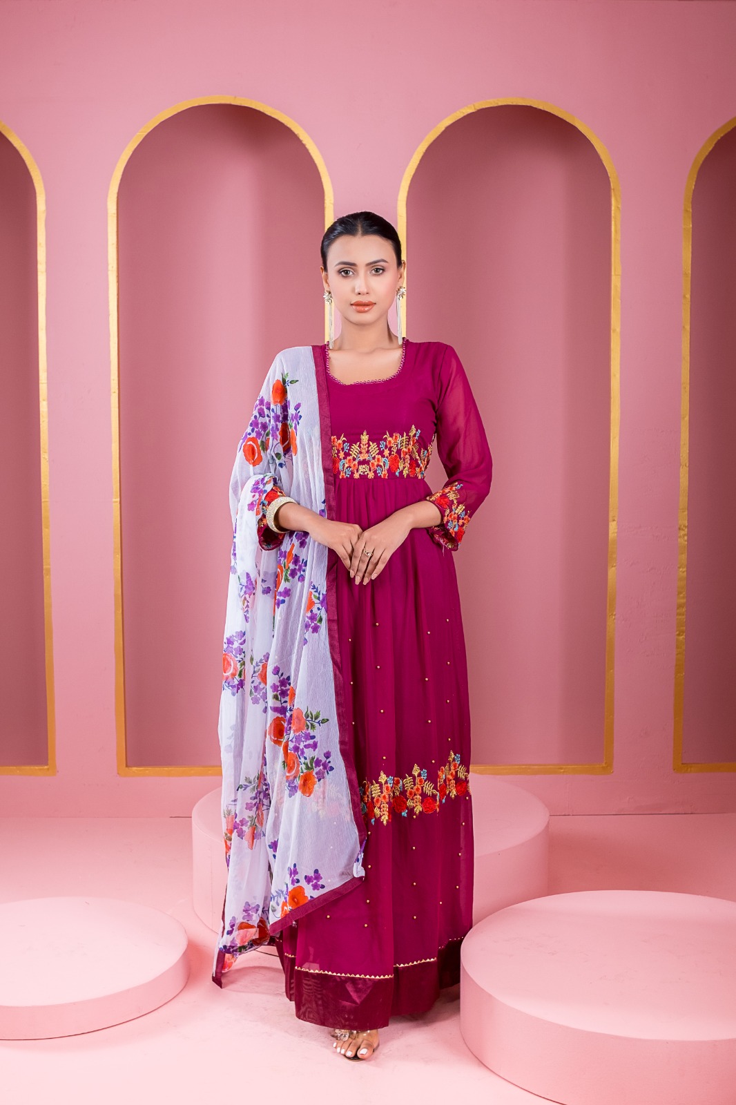 Women's Readymade Georgette Party Gown with Embroidered Orna, 46 Inch