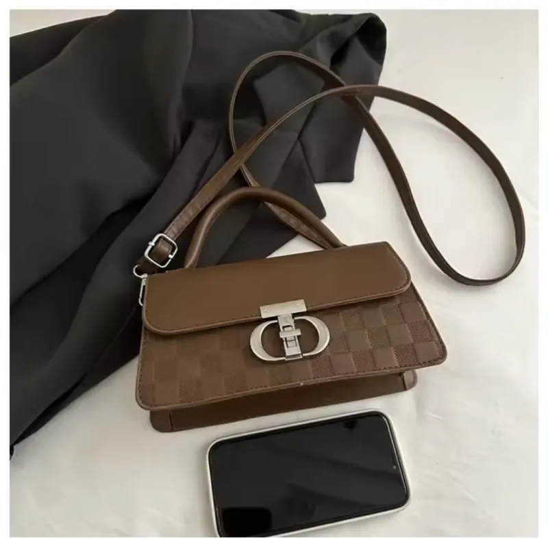 Ladies Bag in PU Leather Finish, 6 Shades