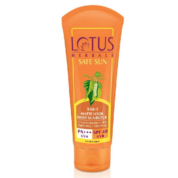 Lotus Herbals Safe Sun 3-In-1 ম্যাট লুক ডেইলি সানব্লক PA+++ Spf 40 (100gm)