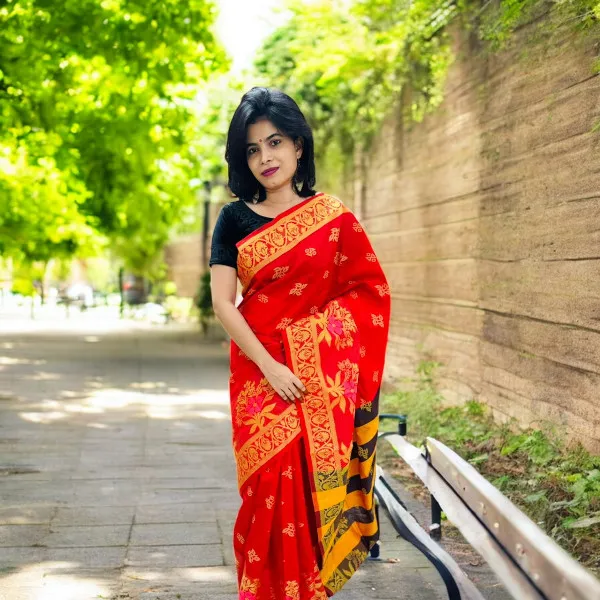 ফুলেল বুটি কাজের হাইব্রিড কটন শাড়ি