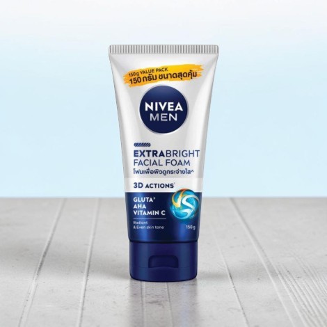 NIVEA Men Extra Bright Gulta AHA ভিটামিন সি ফেসিয়াল ফোম 150g