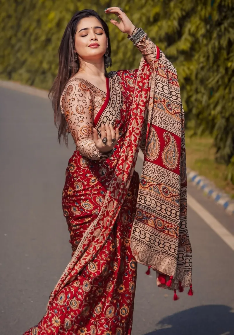 Soft Silk Batik Print Saree, 12.5 Haath, Blouse Included
