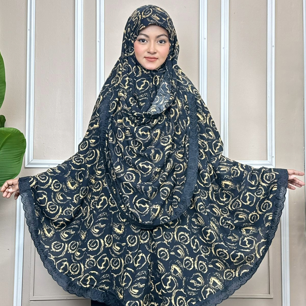 রেডি হিজাব - কালো ফ্লোরাল প্রিন্ট
