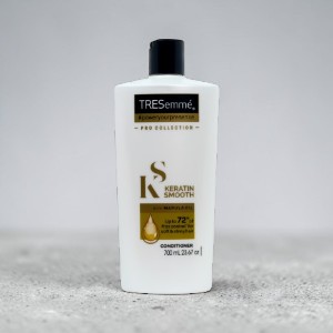 TRESemme Pro Collection Keratin Smooth Conditioner with Marula Oil 700ml
