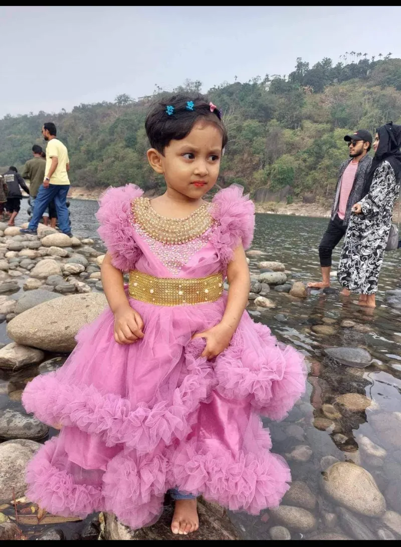 মেয়েদের বিড ওয়ার্ক পার্টি ফ্রক, এসি নেট, সাইজ 28 থেকে 38