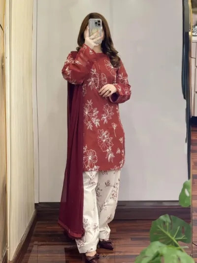 মেয়েদের কটন স্কিন প্রিন্ট থ্রি-পিস, লেসসহ, সাইজ L থেকে XXL