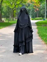 আয়েশা বোরকা ফুল সেট হিজাব ও নিকাবসহ, চেরি কাপড়