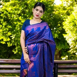 সিরাজগঞ্জের তাঁতে বোনা সিল্ক কাতান শাড়ি