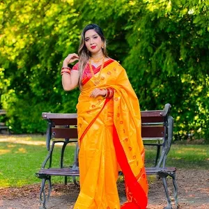 হাতে বোনা সিল্ক কাতান শাড়ি (12 হাত)