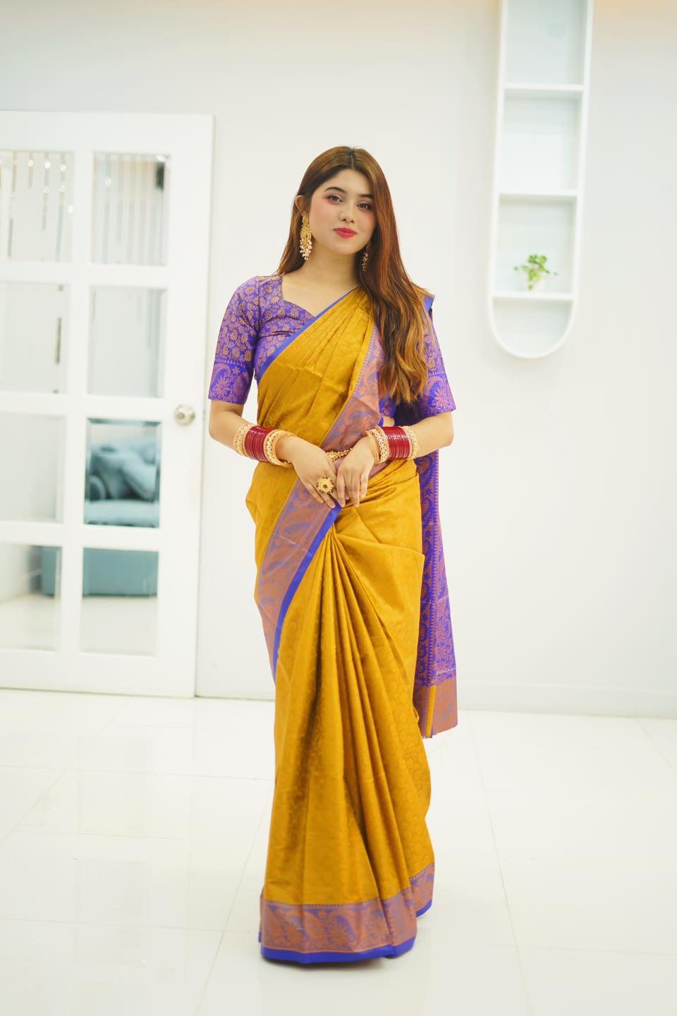 কাঞ্জিভরম কাটান শাড়ি ব্লাউজ পিসসহ
