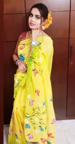 মহিলাদের হাতে ব্রাশ পেইন্ট করা হাফ সিল্ক শাড়ি