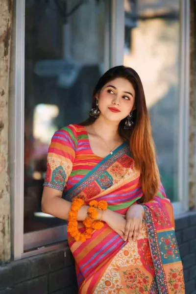 মেয়েদের ডিজিটাল প্রিন্ট শাড়ি, ব্লাউজ পিস সহ, 5 রং