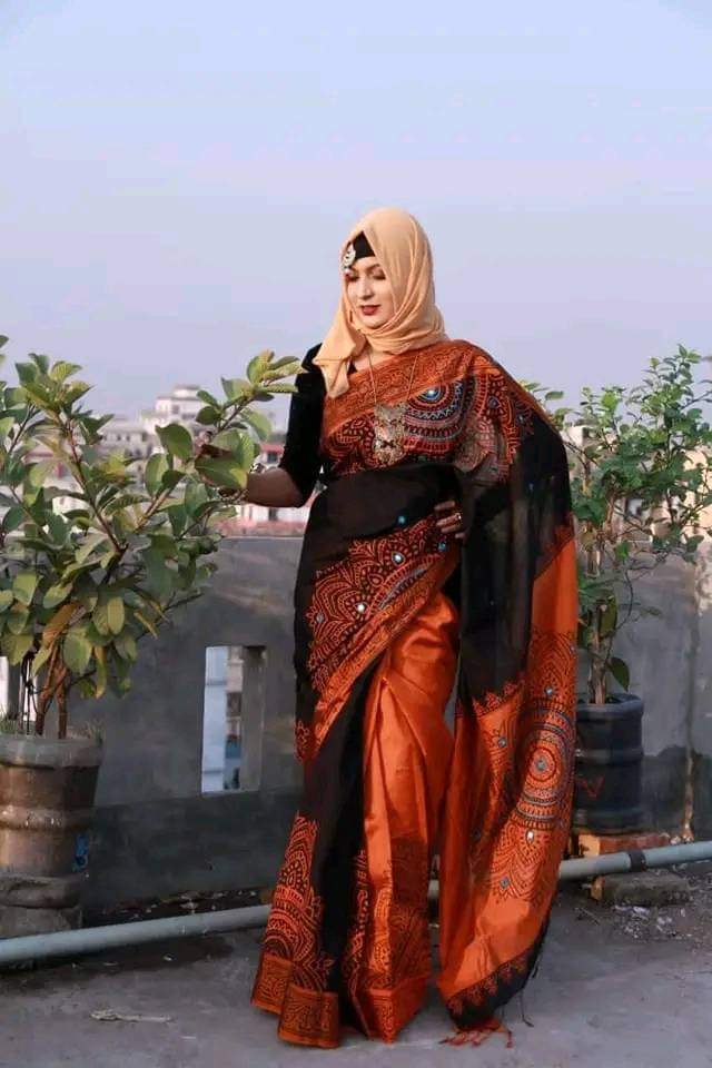 হাফ সিল্ক হ্যান্ড প্রিন্টেড শাড়ি, মহিলাদের, দৈর্ঘ্য 12 হাত