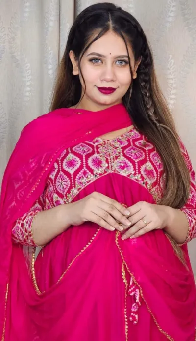 আলিয়া কাট লিনেন থ্রি পিস, এমব্রয়ডারি ও লেস ওড়না