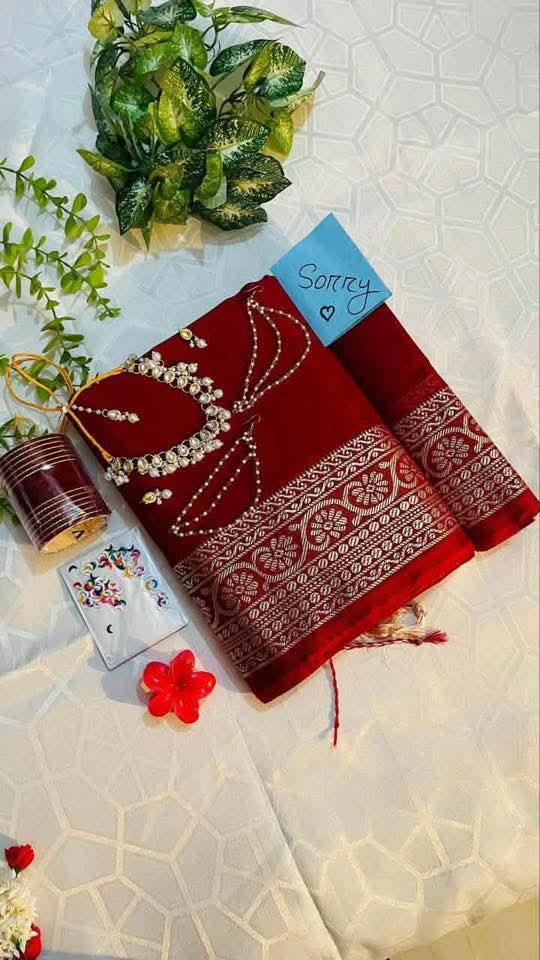 Nakshi Paar Saree Gift Combo with Bangles, Kundan Set and Jhumka