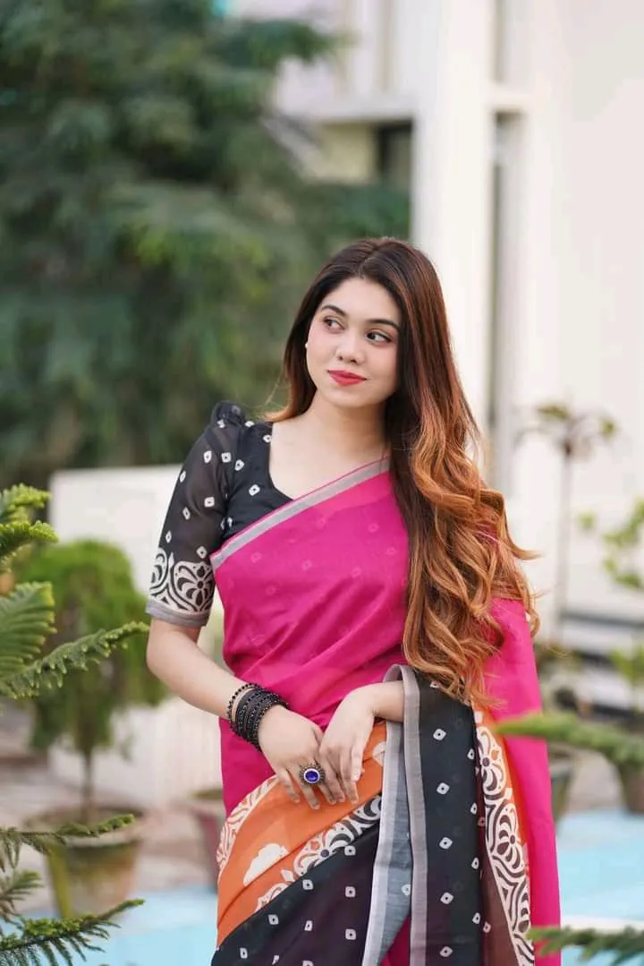অধুরি চেরি সিল্ক শাড়ি, টাসেল ও ম্যাচিং ব্লাউজ পিস