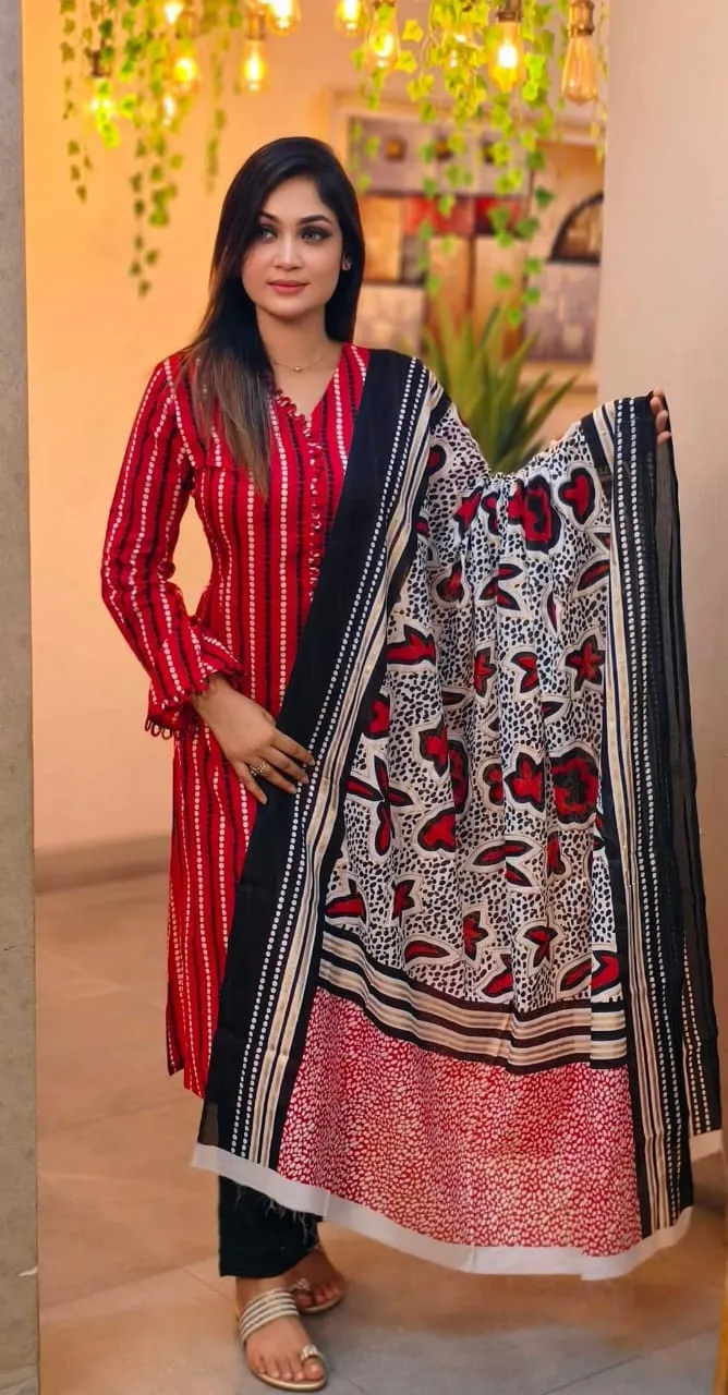 Women's Screen Print Linen Three Piece, Sizes 40, 42, 44