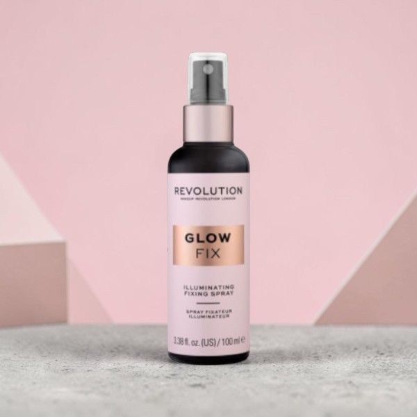 Makeup Revolution Glow Fix ইলুমিনেটিং ফিক্সিং স্প্রে 100ml