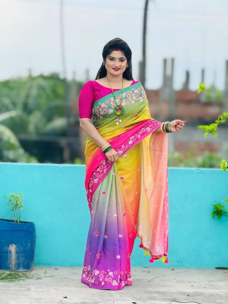 Soft Silk Saree with Colour Gradient and Floral Work, Blouse Piece