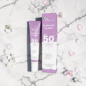 ফিক্সডার্মা ব্রাইটেনিং লিপ বাম উইথ SPF 50+ PA+++ ১৫মিলি (India)