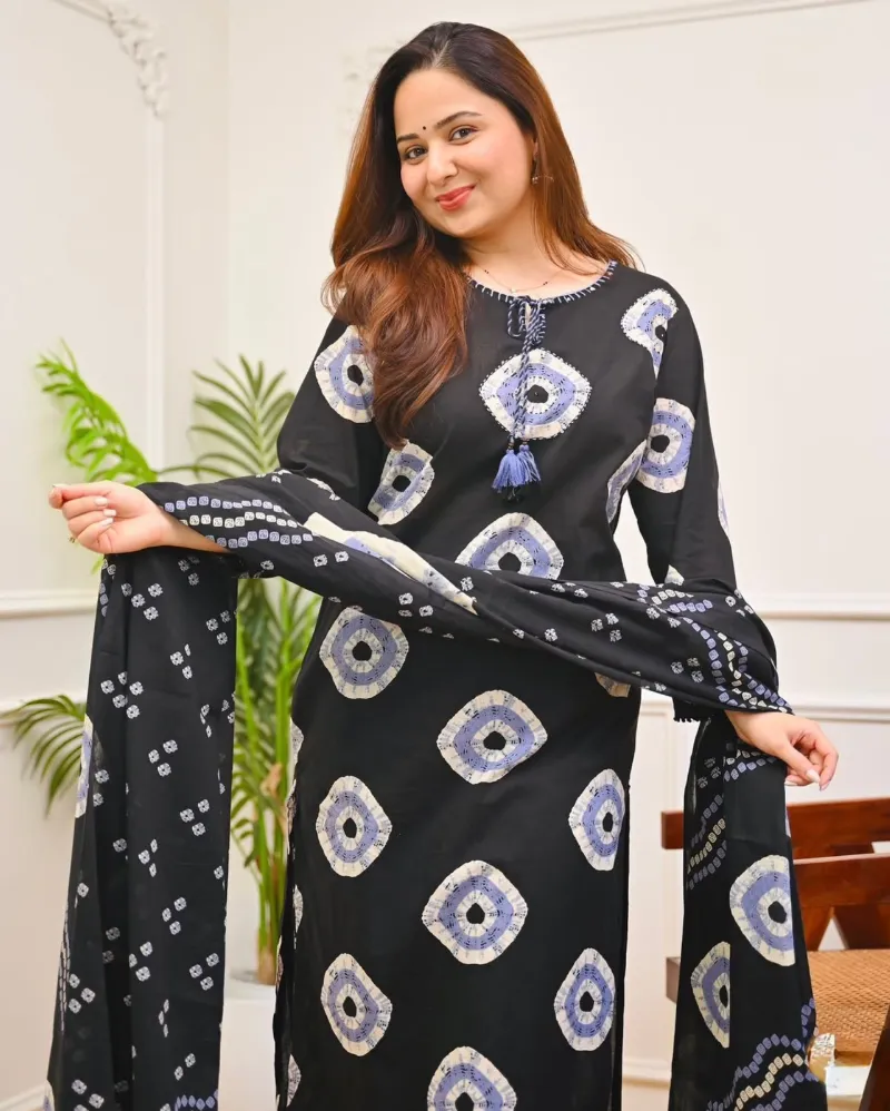 সফট কটন চুনরি প্রিন্ট থ্রি-পিস, টাসেলসহ, সাইজ M ও L