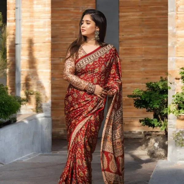 মডার্ন সিল্ক শাড়ি ম্যাচিং ব্লাউজসহ