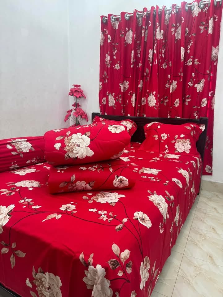 Comforter Set for King Bed: Comforter, Sheet, 2 Pillow Covers