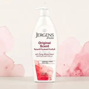 Jergens চেরি আলমন্ড ঘ্রাণের ড্রাই স্কিন ময়েশ্চারাইজার 600ml