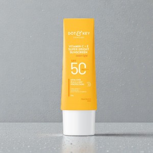 Dot & Key Vitamin C + E Super Bright Sunscreen SPF50+ PA++++ 50g (India)