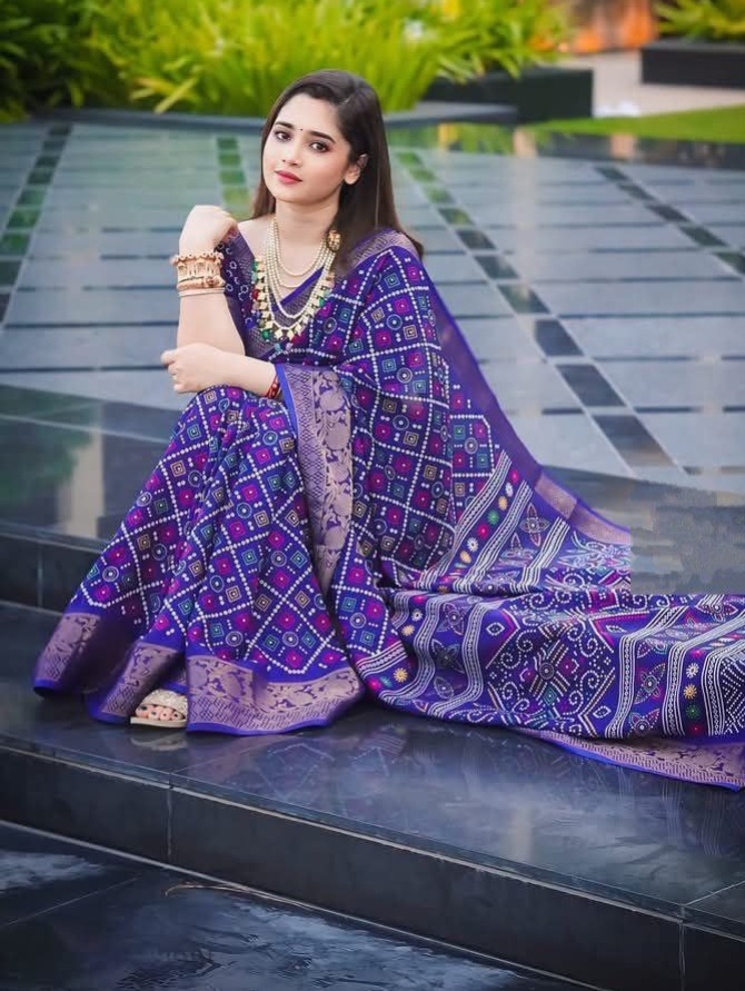 হাফ সিল্ক চুনরি প্রিন্ট শাড়ি, ব্লাউজ পিস সহ, 5 রং