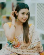 ট্যাসেল আঁচলের ডিজিটাল প্রিন্ট পারশা শাড়ি, 6 রং