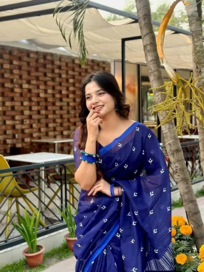 ম্যাচিং ব্লাউজ পিসসহ চান্দেরি সিল্ক পার্টি শাড়ি, 4 রং