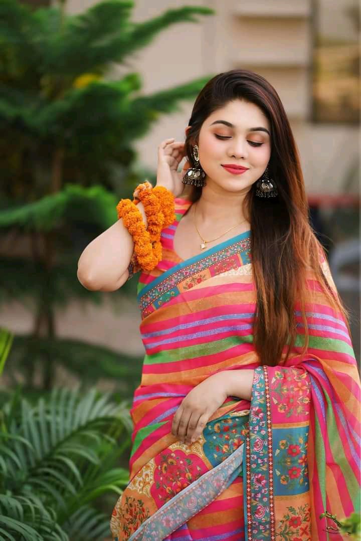 মেয়েদের ডিজিটাল প্রিন্ট শাড়ি, ব্লাউজ পিস সহ, 5 রং